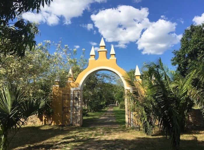 Arch at entrance to Casa D'Aristi at Hacienda Vista Alegre, once a working hacienda