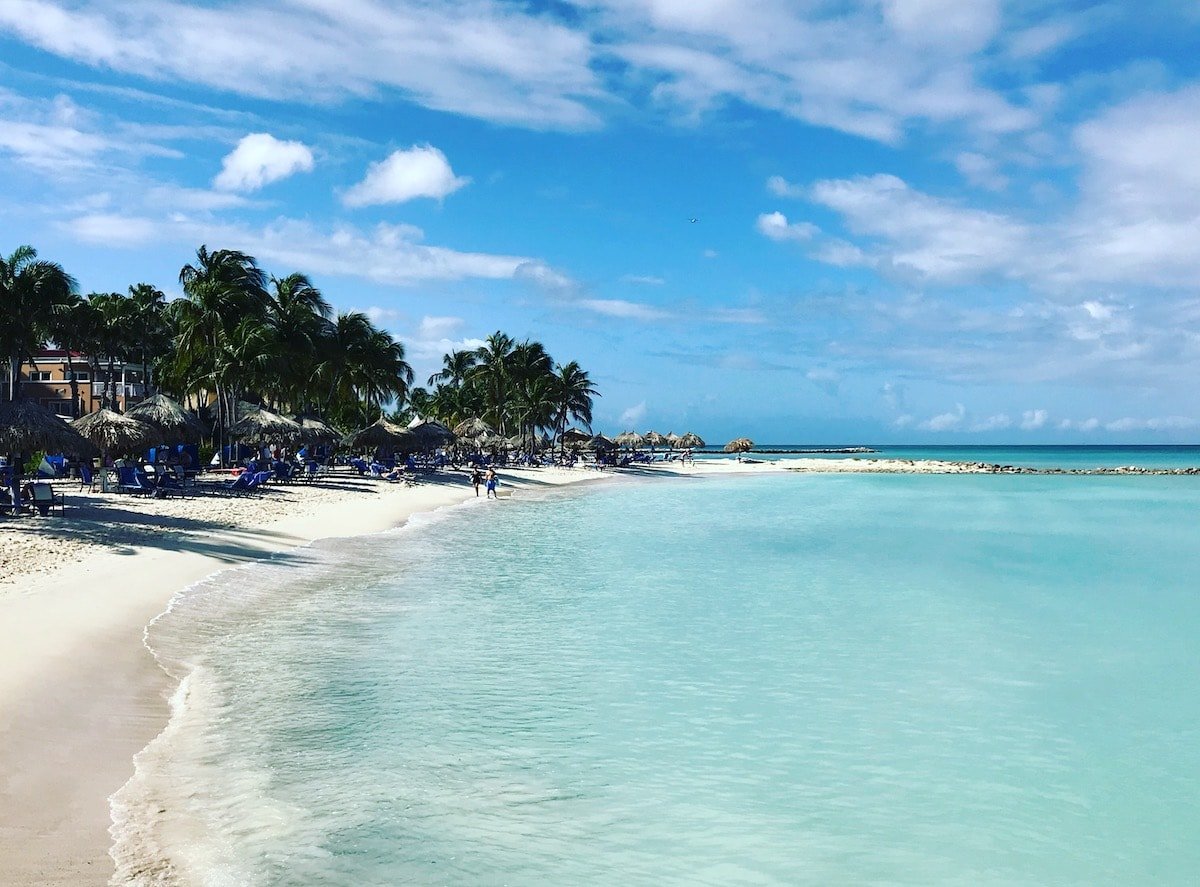 white sand beach in Aruba.