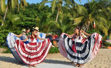 Folkloric dancers, Playa Manzanillo Oaxaca