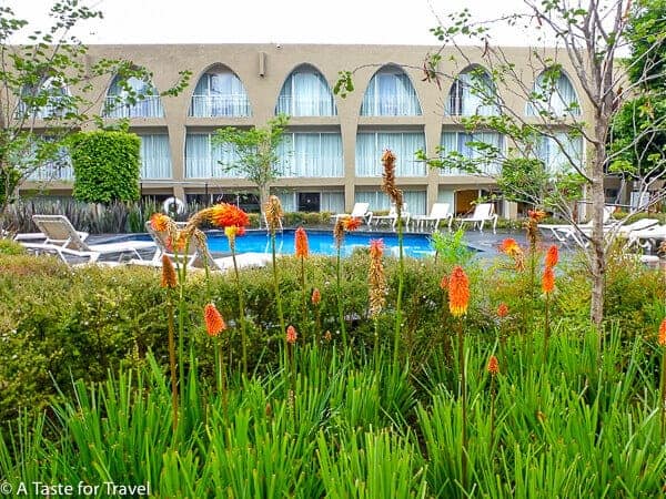 Outdoor swimming pool at the Fiesta Inn Aeropuerto Mexico City