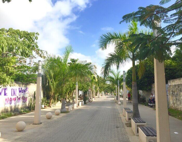 View north along 5th Avenue in the Nueva Quinta neighbourhood of Zazil-ha in Playa del Carmen