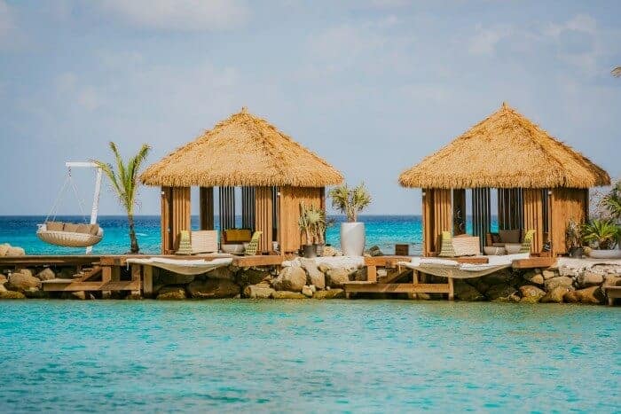 Private cabanas at Renaissance Aruba Private Island overlooking Flamingo Beach. (Credit: Renaissance Aruba)