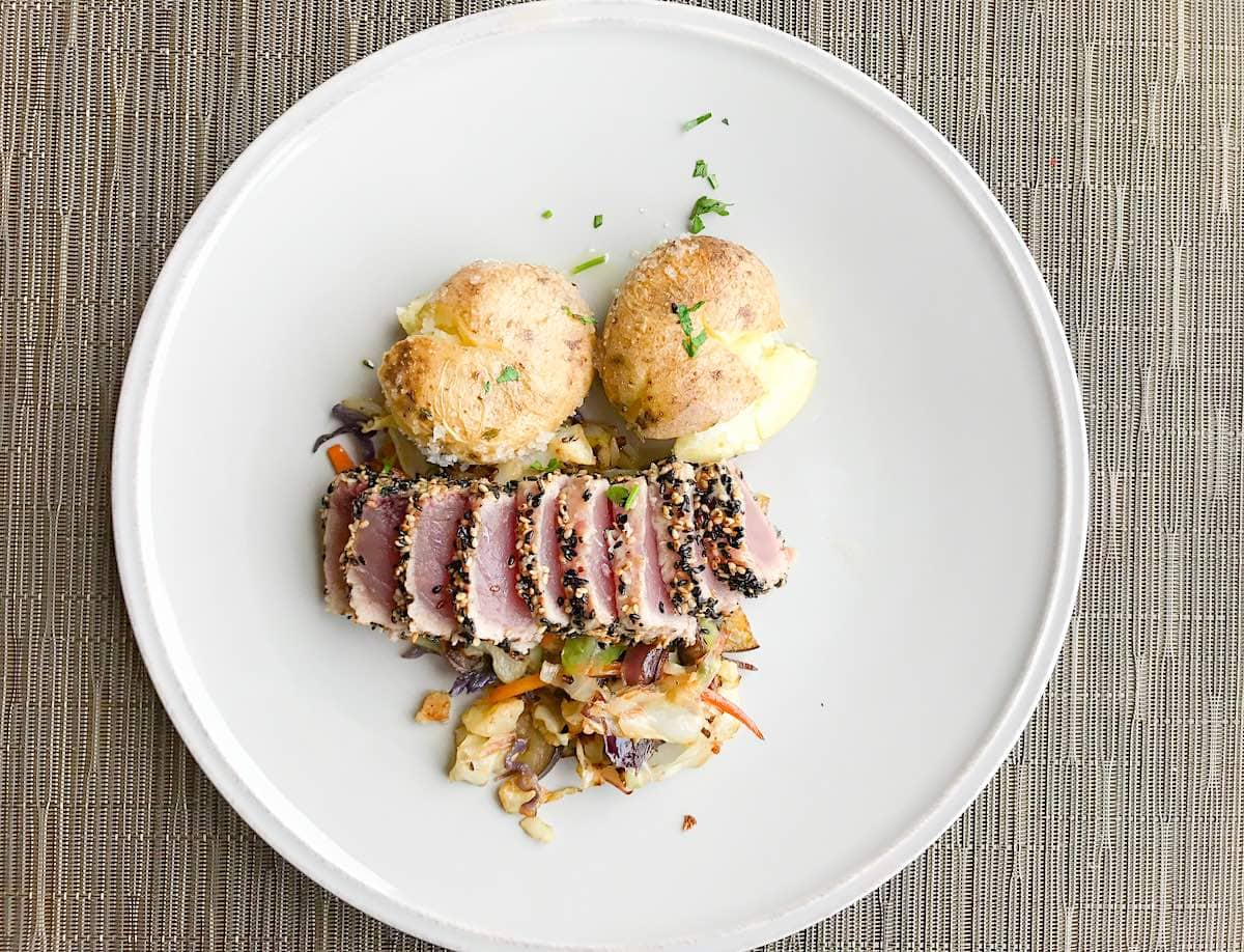 Seared tuna on a white plate at Santa Barbara Eco-Resort Azores