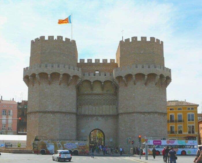 The Torres de Serranos, a restored 14th century city gate located at Serranos Bridge, is an excellent vantage point for watching the festival’s evening fireworks display 