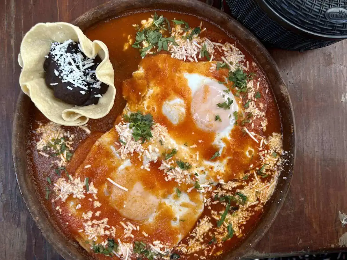 Huevos rancheros at NISZUL restaurant.