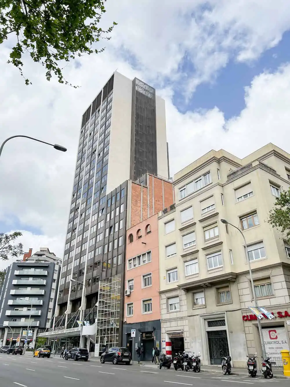 Street view of the Melià Barcelona Sarriá. (Credit: Francisco Sanchez) 